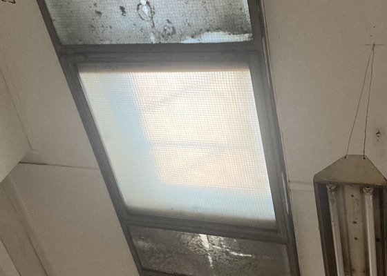 Vyčištění okapů a střešních oken