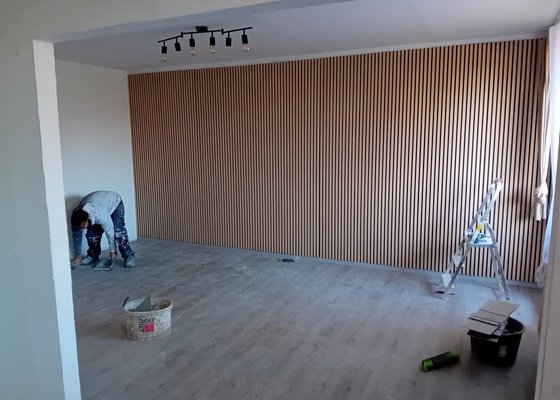Úpravy zdi malování nová podlaha