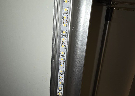 Oprava LED osvětlení v kuchyni.